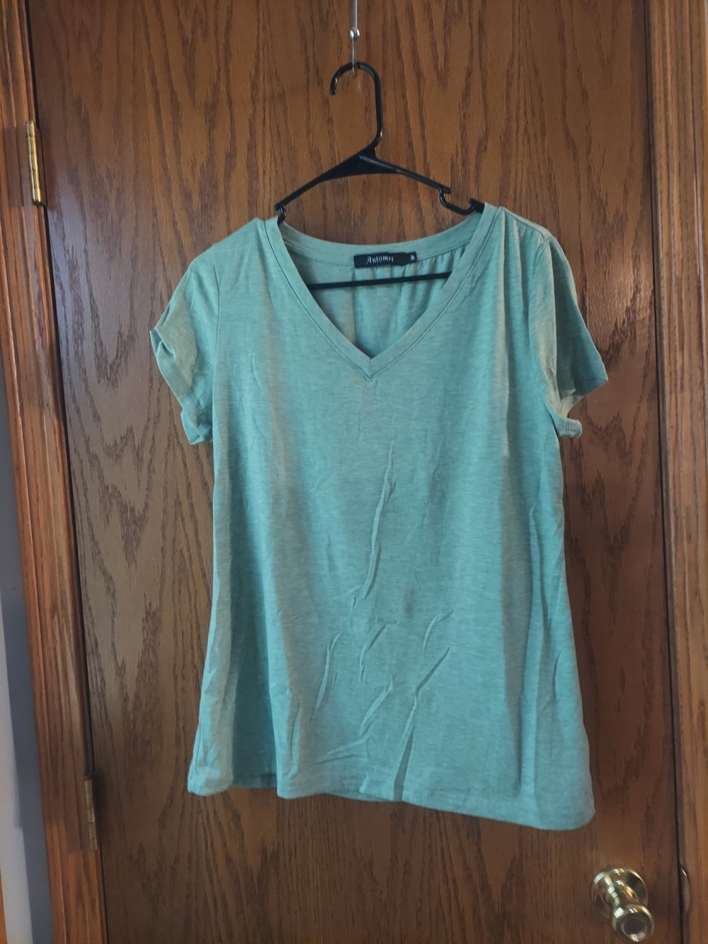 Automet Sage Green V-Neck Short Sleeve Tee Top - Size Medium